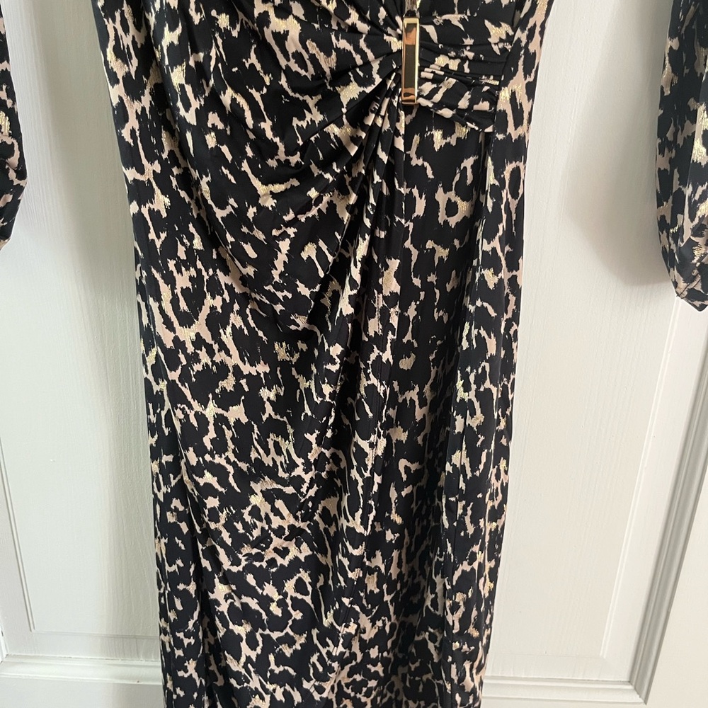 Cache Wrap Dress - Picture 7 of 9